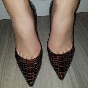 STUART WEITZMAN Brown Snake Print Stiletto Pump